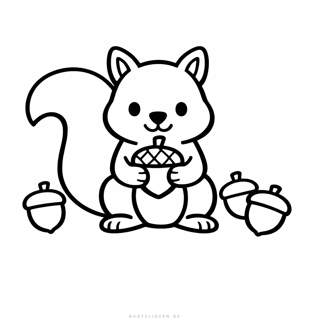 Niedliches Eichhörnchen sitzt mit einer Eichel umgeben von drei Eicheln