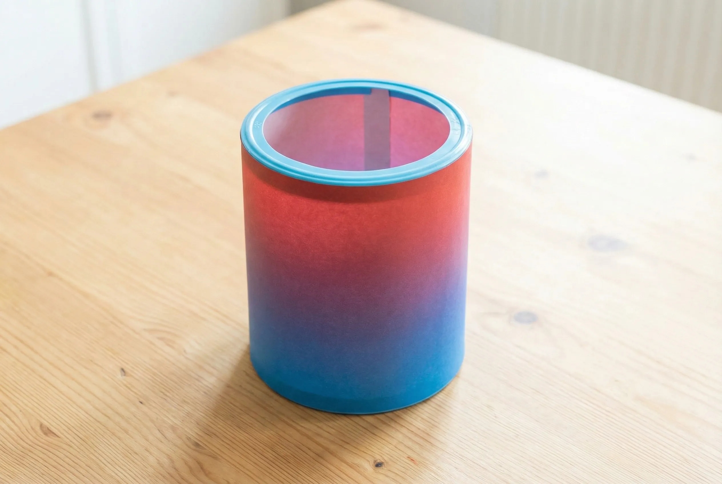 Regenbogen-Laterne basteln mit Pappschachtel